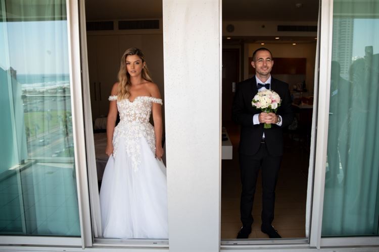 קרנבל צבעוני: תמונות החתונה של הזוג הכי מדליק בשטח 17