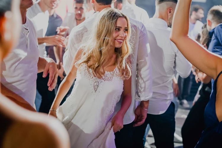 אהבת ילדות: הזוג שפנטז על החופה מגיל 12 35