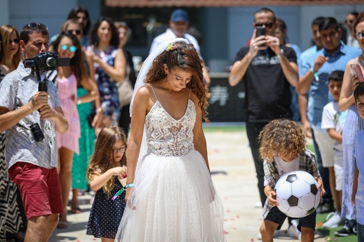 החתונה שהקסימה אותנו: עיצוב DIY עם נגיעות של טבע 24