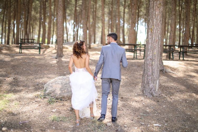 החתונה שהקסימה אותנו: עיצוב DIY עם נגיעות של טבע 21