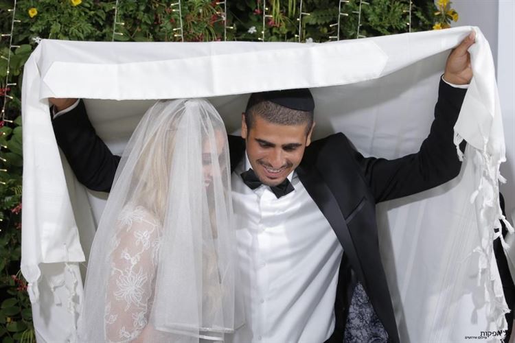 במעמד החופה (צילום: גל הפקות) 