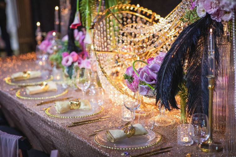 קריסטלים, פנינים ופרחים: הצעת הגשה לעיצוב נוצץ במיוחד 8