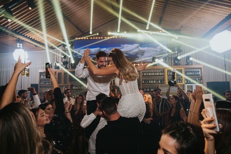 מתוך אלבום החתונה של רוני רובינפלד ורן אלבז (צילום: לבנה צלמים)