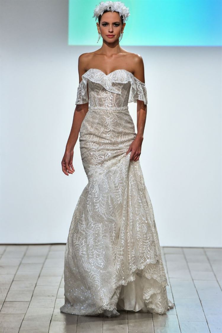 סיפורי נסיכות: הקולקציה שהיפנטה את עולם האופנה הלבנה 5