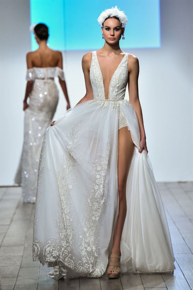 סיפורי נסיכות: הקולקציה שהיפנטה את עולם האופנה הלבנה 6