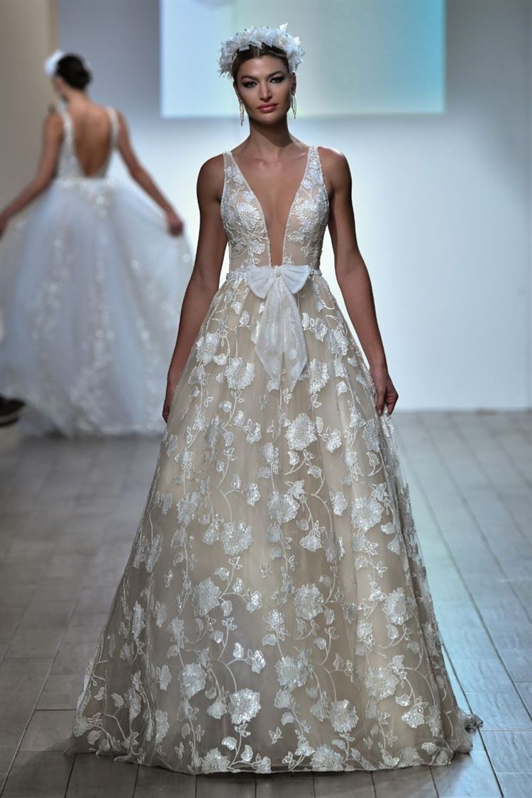 סיפורי נסיכות: הקולקציה שהיפנטה את עולם האופנה הלבנה 4