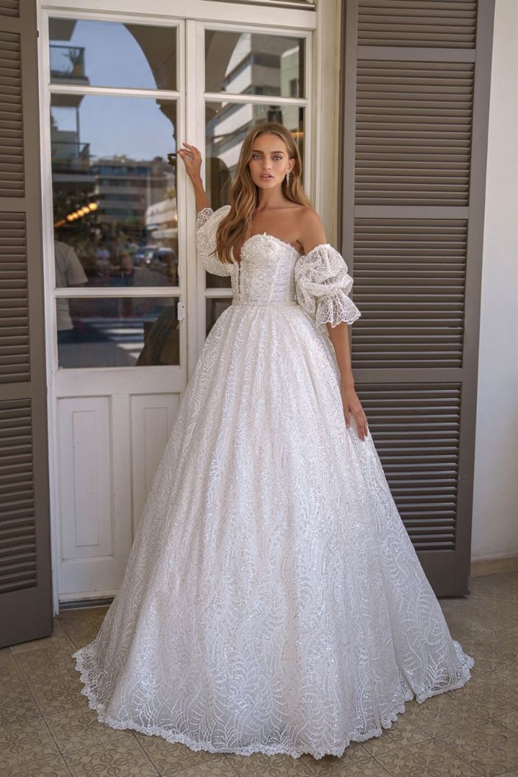 סיפורי נסיכות: הקולקציה שהיפנטה את עולם האופנה הלבנה 2