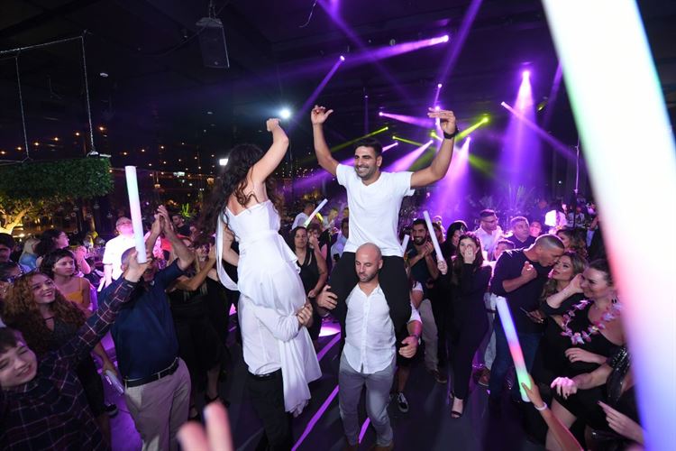 להמתין זה פאסה: זוגיות שעלתה על רכבת מהירה 22