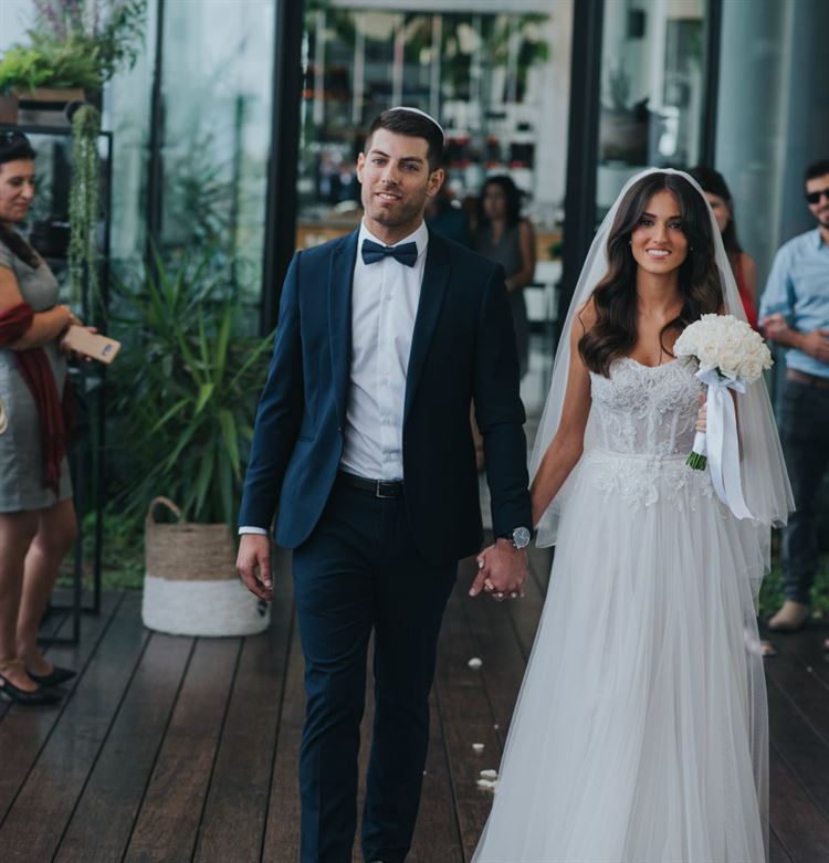 צרת רבים חצי נחמה: מלבבות שבורים לאהבה גדולה 19