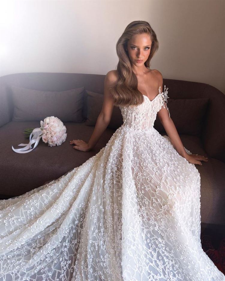 "נתתי לעוקבים גישה חופשית להכנות לחתונה שלי" 9