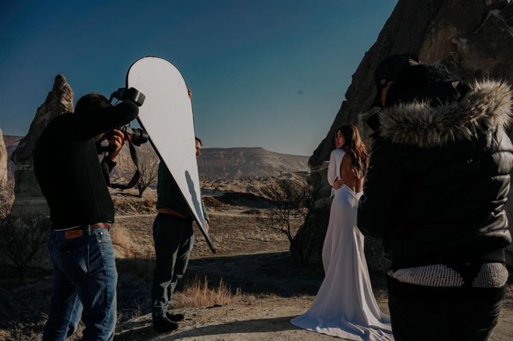 בזמן שנרטבתם: רוסלנה רודינה עולה על שמלת כלה 3