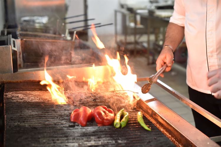 מהפכה במטבח: מה מושך את השפים הסלבריטאים לענף האירועים? 4