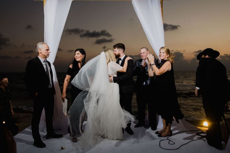 ארבעה מטרים מקו החוף: חתונת הים שפנטזתם עליה 21