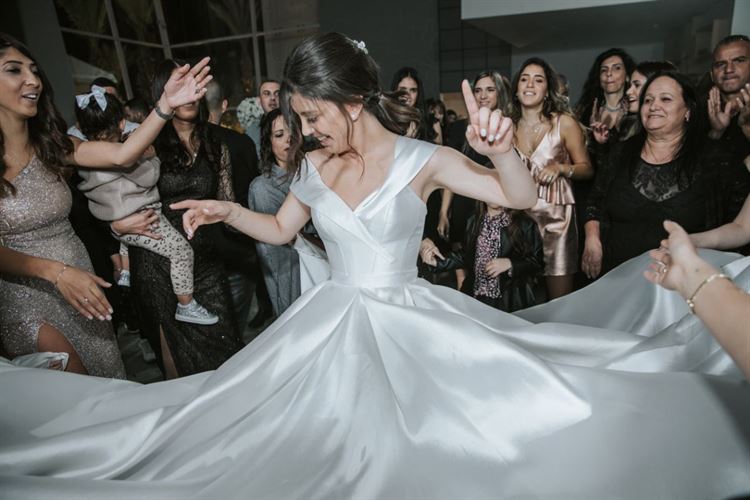 מה שאהבה יכולה לעשות: תחנת הדלק שכמעט עלתה בלהבות 15