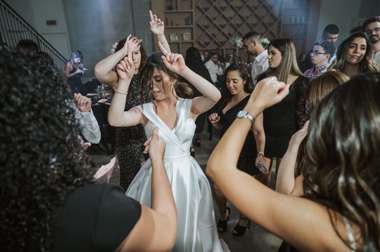 מה שאהבה יכולה לעשות: תחנת הדלק שכמעט עלתה בלהבות 17