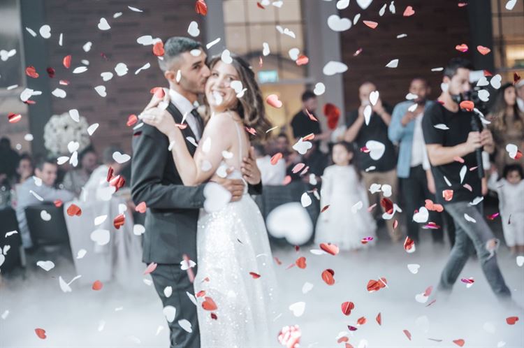 מה שאהבה יכולה לעשות: תחנת הדלק שכמעט עלתה בלהבות 19