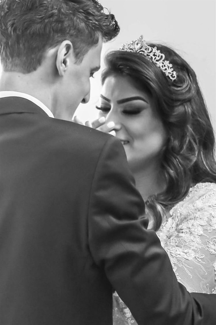 מי היה מאמין? עזרה לבחור מתלבט, והפכה לאשתו 8