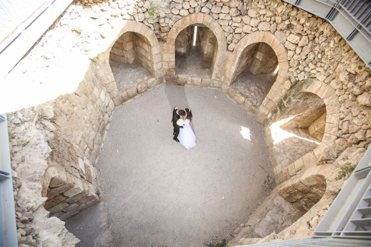 מי היה מאמין? עזרה לבחור מתלבט, והפכה לאשתו 9