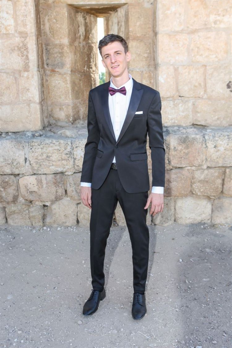 מי היה מאמין? עזרה לבחור מתלבט, והפכה לאשתו 10