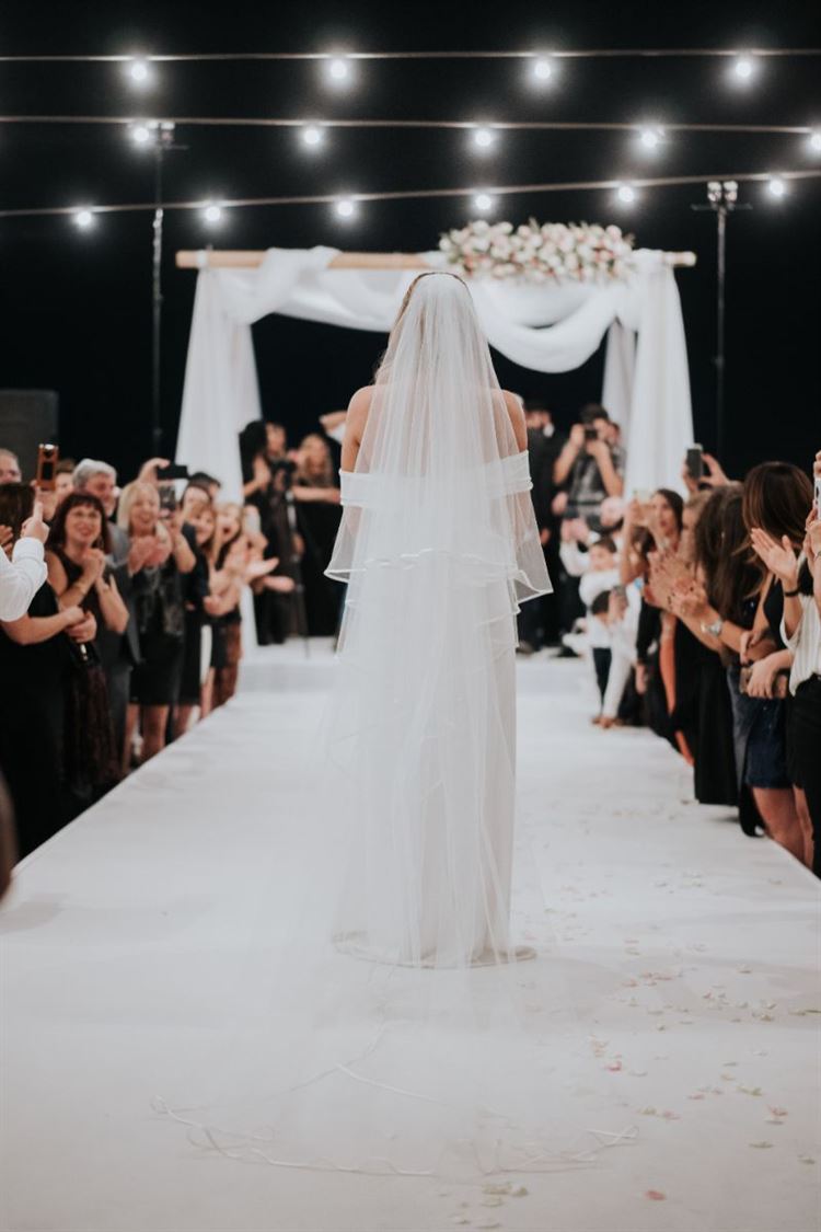 "עד בוקר החתונה שלנו לא ידענו אם היא תתקיים" 13