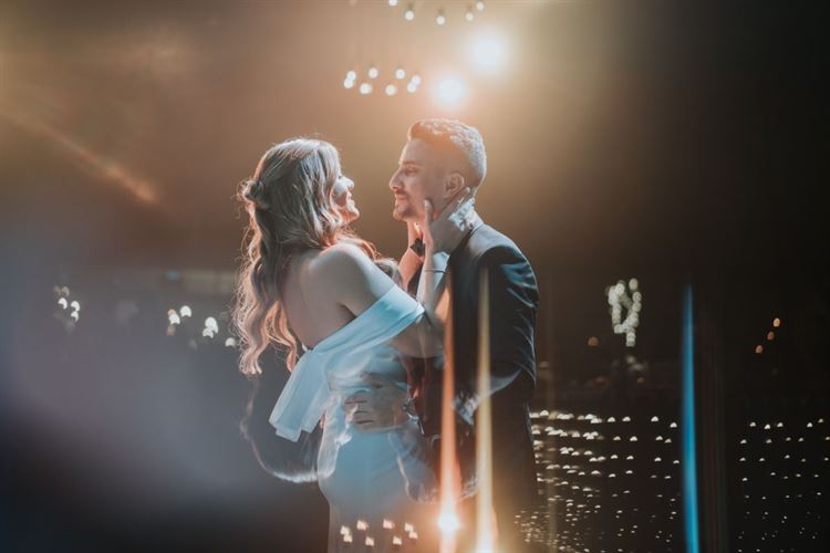 "עד בוקר החתונה שלנו לא ידענו אם היא תתקיים" 18