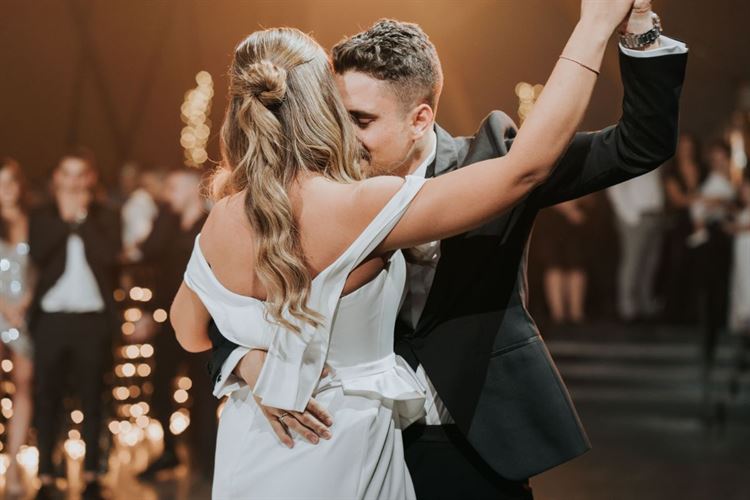 "עד בוקר החתונה שלנו לא ידענו אם היא תתקיים" 20