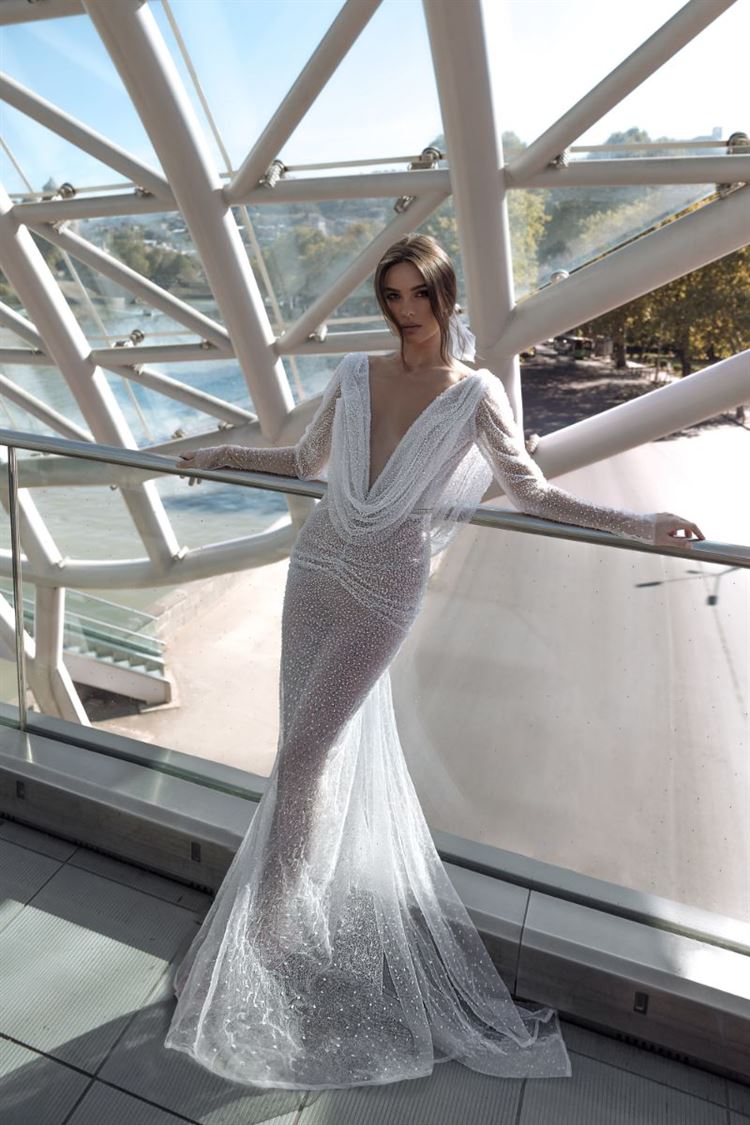 יותר עמוקים מהאוקיינוס: המחשופים הסקסיים ביותר לשנת 2020 6