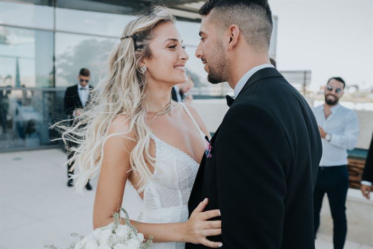 עצרו להצטלם בשדות של המושב, ואז קרה הדבר הבא 11