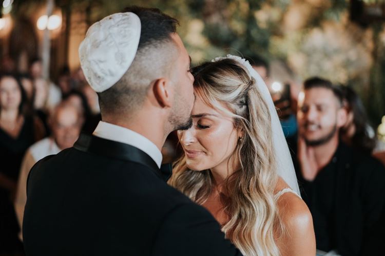 עצרו להצטלם בשדות של המושב, ואז קרה הדבר הבא 17