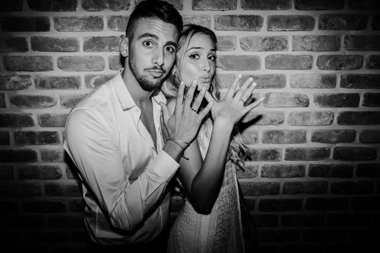 עצרו להצטלם בשדות של המושב, ואז קרה הדבר הבא 18