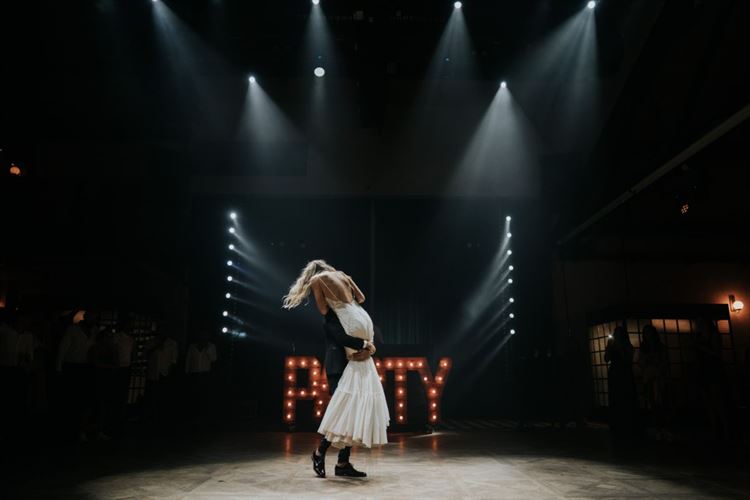 עצרו להצטלם בשדות של המושב, ואז קרה הדבר הבא 19