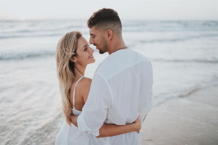 עצרו להצטלם בשדות של המושב, ואז קרה הדבר הבא 7