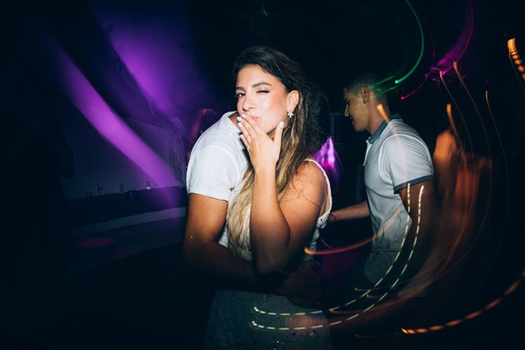 חיים על הקצה: כשהאהבה לאקסטרים מתבטאת גם בחתונה 16