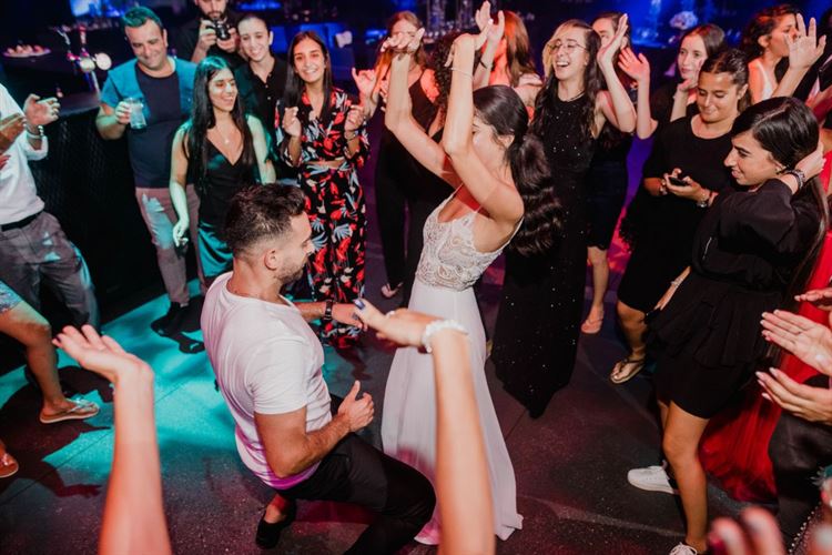 אהבה ממבט ראשון, אבל לא מהכיוון שציפיתם 27