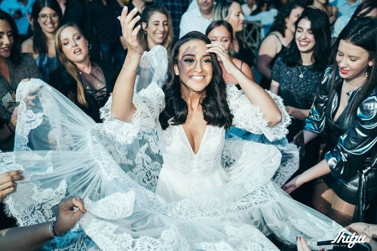 האלווין אקספרס: כשההכנות לחתונה הופכות למרוץ 22