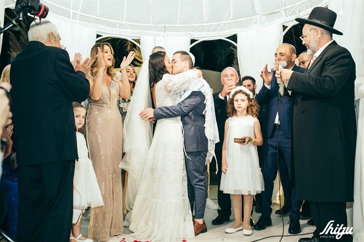 האלווין אקספרס: כשההכנות לחתונה הופכות למרוץ 16