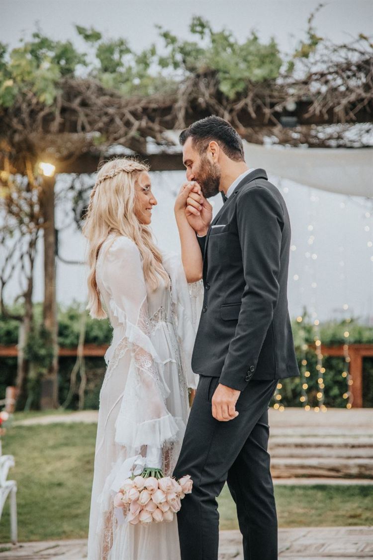 זה אפשרי: להכנס לבר תל-אביבי ולצאת עם זוגיות 12