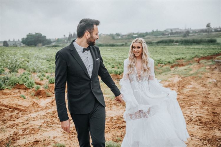 זה אפשרי: להכנס לבר תל-אביבי ולצאת עם זוגיות 15