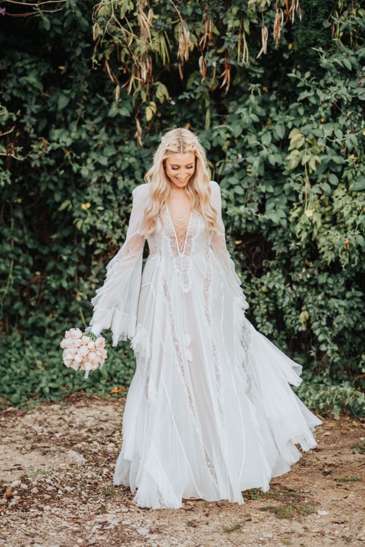 זה אפשרי: להכנס לבר תל-אביבי ולצאת עם זוגיות 17