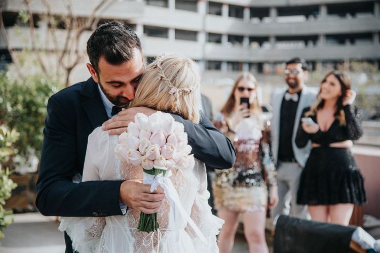 זה אפשרי: להכנס לבר תל-אביבי ולצאת עם זוגיות 10