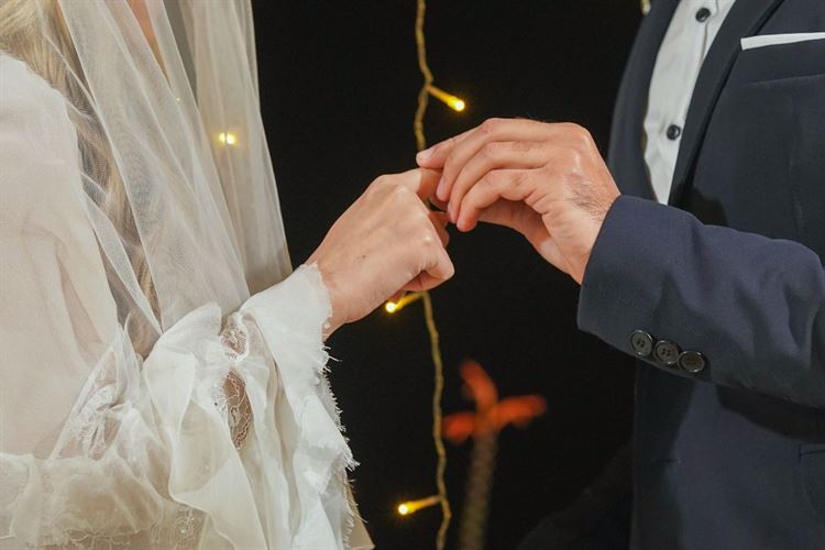 זה אפשרי: להכנס לבר תל-אביבי ולצאת עם זוגיות 23