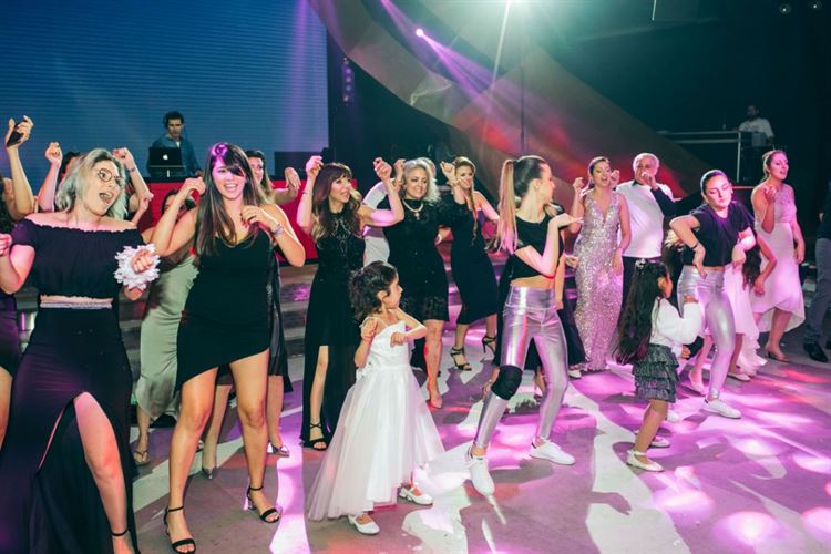 "סבתא, אני טסה למצוא חתן במקסיקו" 36