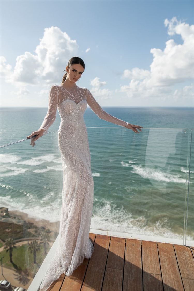 המעצבת שהתחילה בגיל 13, מציגה קולקציית כלות מפוארת 9