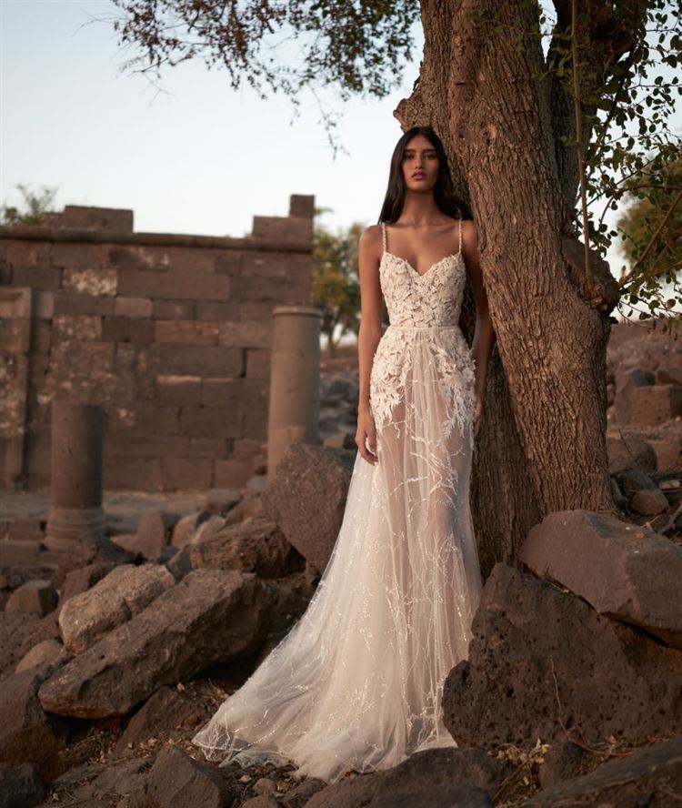 אחרי עידן הקורונה: ענבל דרור נולדת מחדש בקולקציה מרהיבה 5