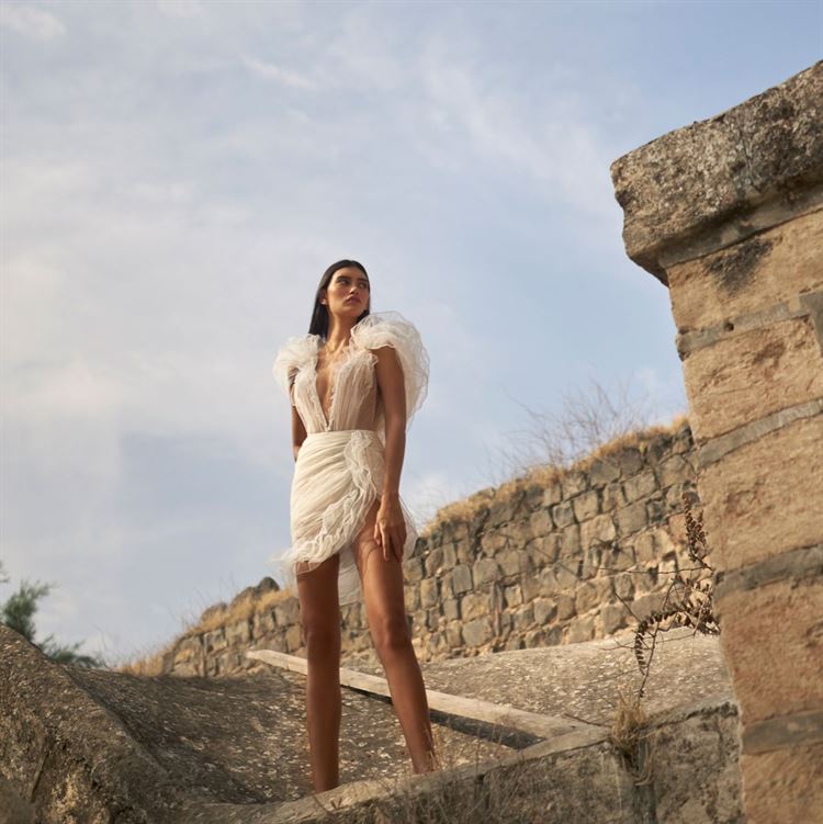 אחרי עידן הקורונה: ענבל דרור נולדת מחדש בקולקציה מרהיבה 14