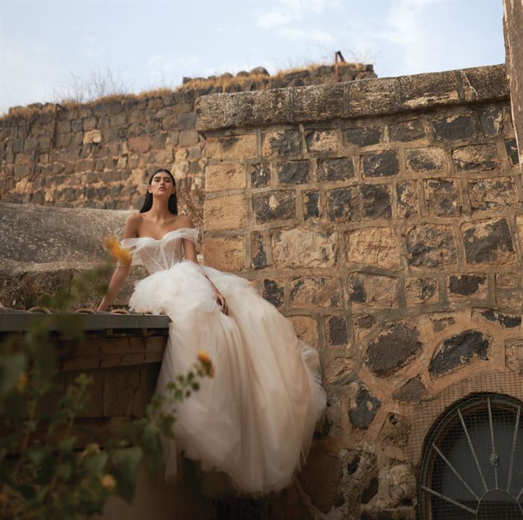 אחרי עידן הקורונה: ענבל דרור נולדת מחדש בקולקציה מרהיבה 17