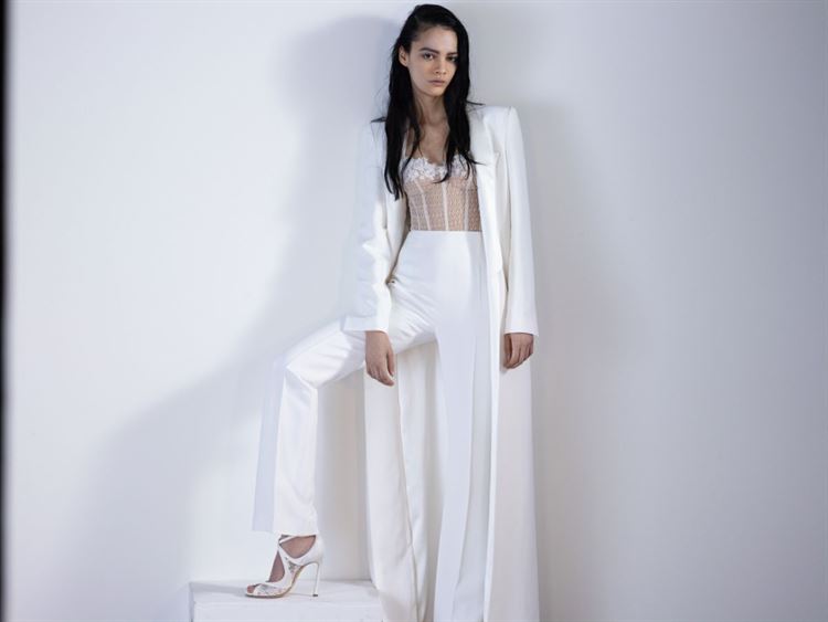 הלבן הזה עושה לך טוב: קטלוג כלות לאיט גירלס בלבד 11