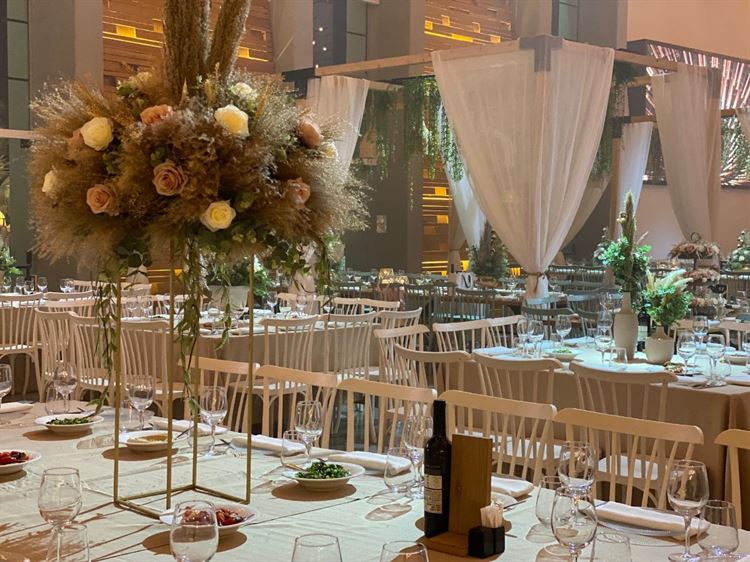 כל העולם במה: חתונה של כוכבי התיאטרון ב"נסיה" 2