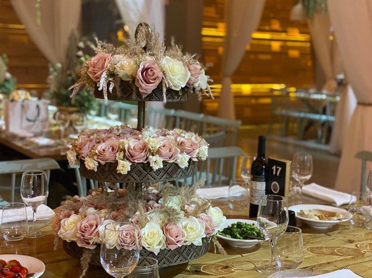 כל העולם במה: חתונה של כוכבי התיאטרון ב"נסיה" 7