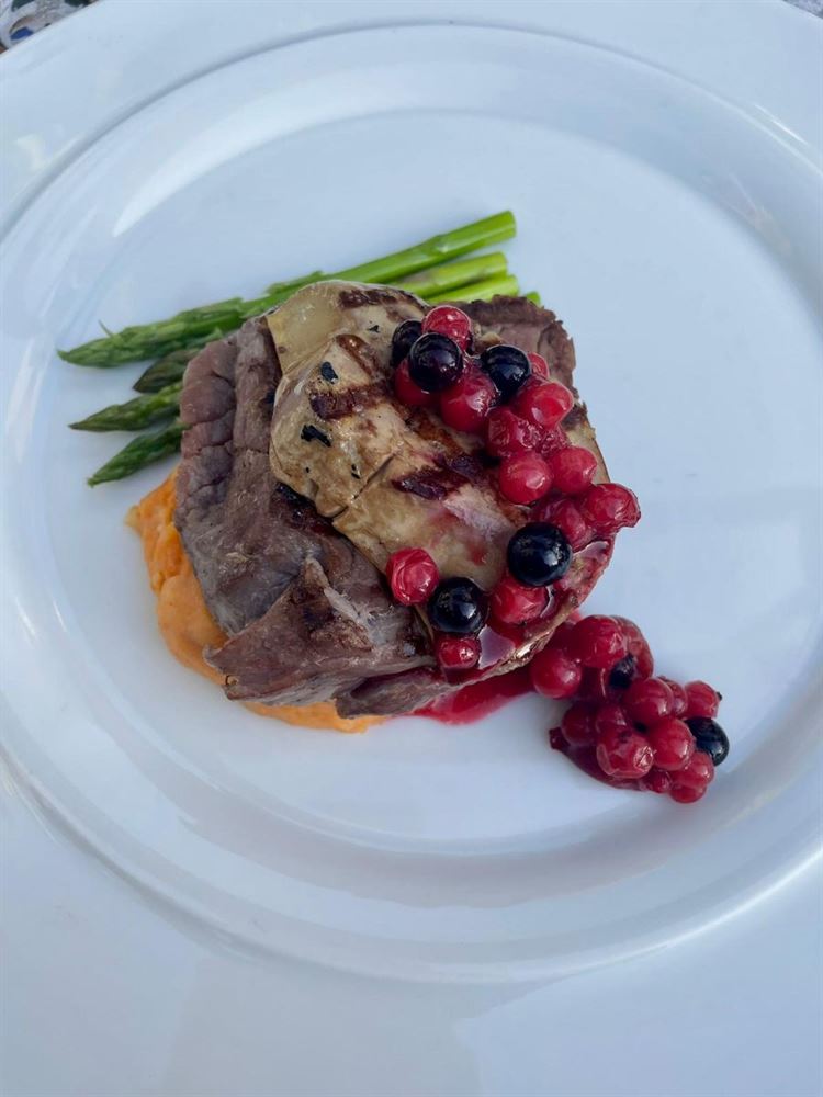 כל העולם במה: חתונה של כוכבי התיאטרון ב"נסיה" 5